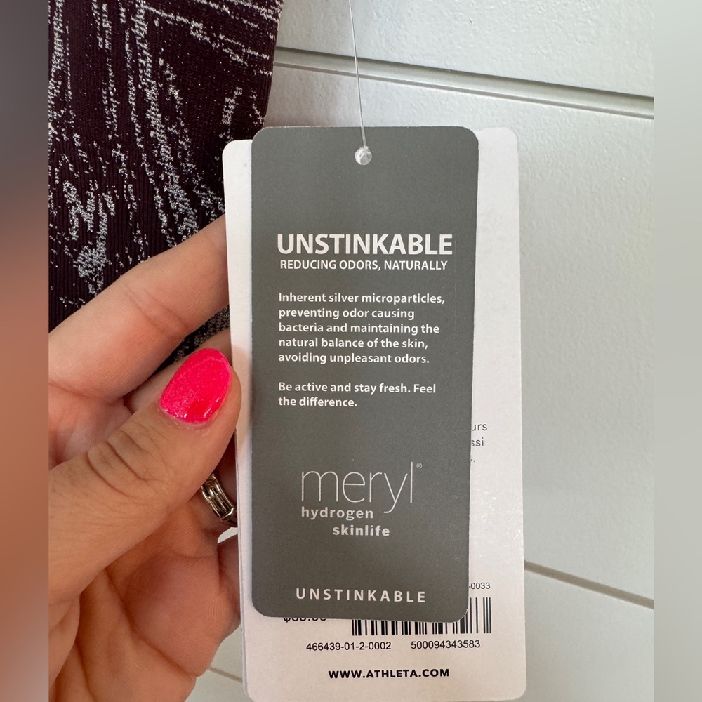 NWT Athleta Aurora Seamless Shine Tank
Size Small - Picture 5 of 7